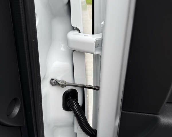 Белый Рено Мастер, объемом двигателя 0 л и пробегом 225 тыс. км за 21700 $, фото 69 на Automoto.ua