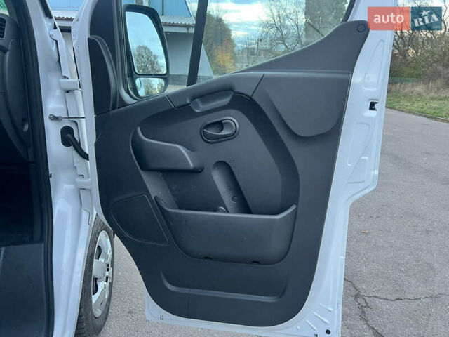 Белый Рено Мастер, объемом двигателя 2.3 л и пробегом 144 тыс. км за 23200 $, фото 48 на Automoto.ua