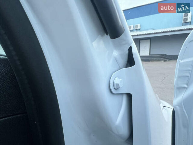 Белый Рено Мастер, объемом двигателя 2.3 л и пробегом 144 тыс. км за 23200 $, фото 53 на Automoto.ua