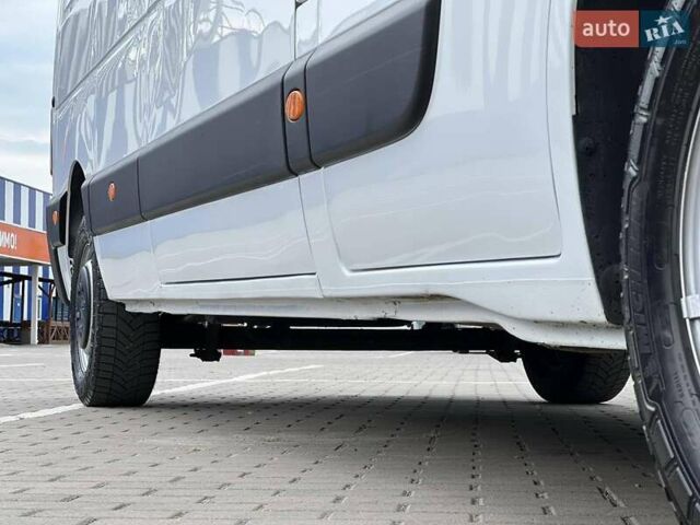 Белый Рено Мастер, объемом двигателя 2.3 л и пробегом 194 тыс. км за 21900 $, фото 24 на Automoto.ua