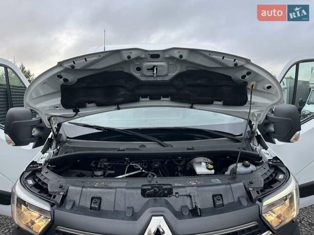 Білий Рено Мастєр, об'ємом двигуна 2.3 л та пробігом 235 тис. км за 21600 $, фото 32 на Automoto.ua