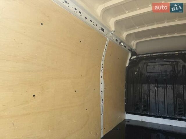 Білий Рено Мастєр, об'ємом двигуна 2.3 л та пробігом 254 тис. км за 23750 $, фото 15 на Automoto.ua