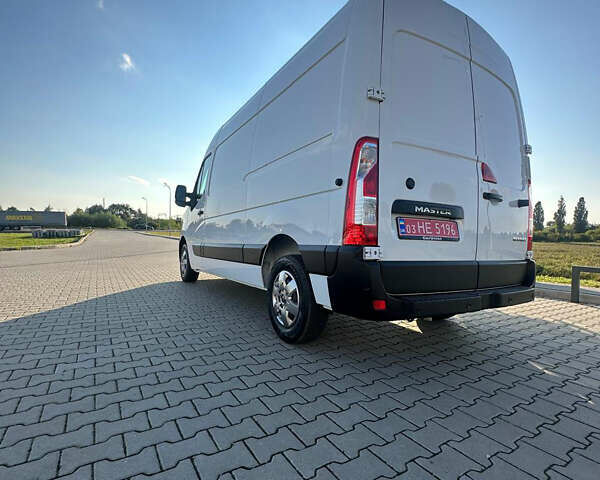Белый Рено Мастер, объемом двигателя 2.3 л и пробегом 175 тыс. км за 18997 $, фото 3 на Automoto.ua