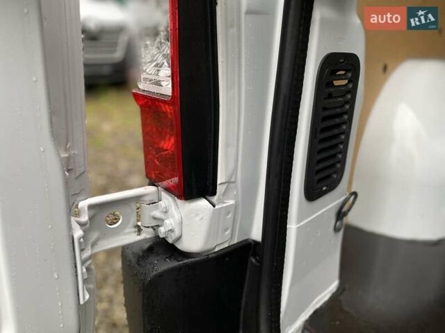 Білий Рено Мастєр, об'ємом двигуна 2.3 л та пробігом 107 тис. км за 21650 $, фото 23 на Automoto.ua