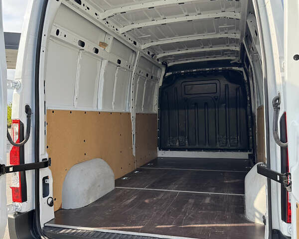 Білий Рено Мастєр, об'ємом двигуна 2.3 л та пробігом 65 тис. км за 31500 $, фото 12 на Automoto.ua