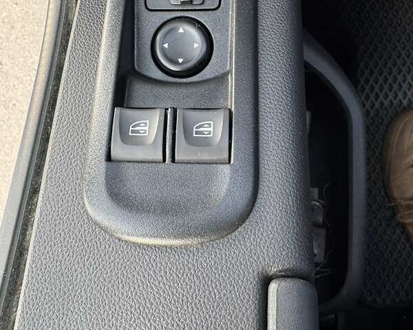 Білий Рено Мастєр, об'ємом двигуна 2.3 л та пробігом 65 тис. км за 31500 $, фото 19 на Automoto.ua