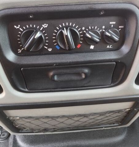 Білий Рено Мастєр, об'ємом двигуна 2.2 л та пробігом 224 тис. км за 3000 $, фото 3 на Automoto.ua