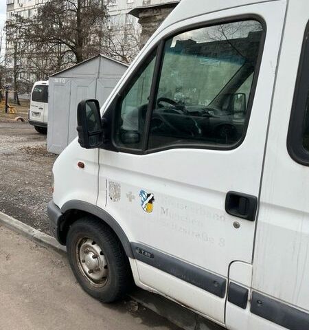 Белый Рено Мастер, объемом двигателя 2.5 л и пробегом 250 тыс. км за 4000 $, фото 5 на Automoto.ua