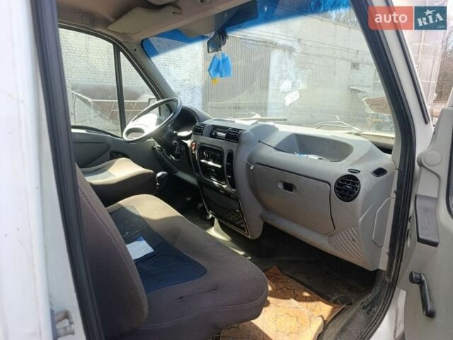 Белый Рено Мастер, объемом двигателя 1.87 л и пробегом 370 тыс. км за 3000 $, фото 10 на Automoto.ua