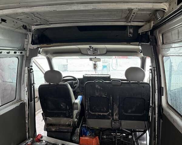 Белый Рено Мастер, объемом двигателя 2.95 л и пробегом 311 тыс. км за 5600 $, фото 13 на Automoto.ua