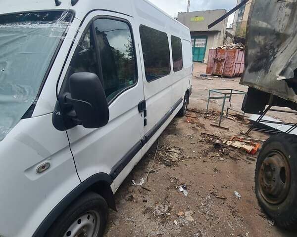 Белый Рено Мастер, объемом двигателя 2.5 л и пробегом 280 тыс. км за 2500 $, фото 5 на Automoto.ua