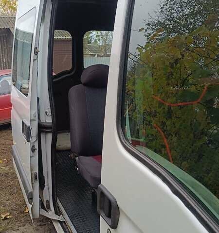 Белый Рено Мастер, объемом двигателя 2.5 л и пробегом 434 тыс. км за 7000 $, фото 10 на Automoto.ua