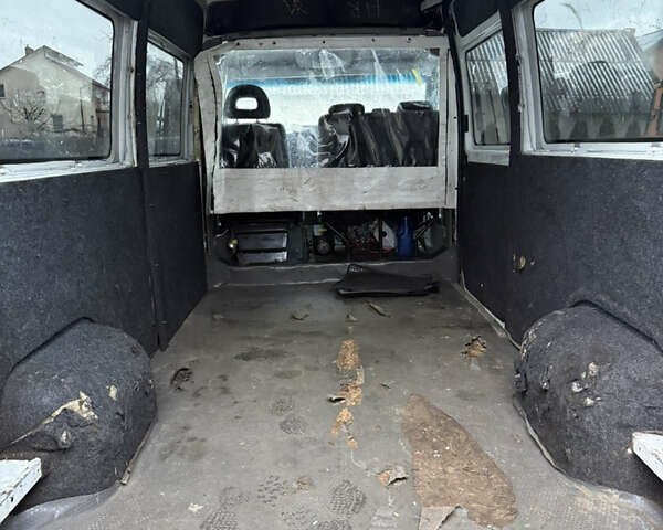 Белый Рено Мастер, объемом двигателя 2.5 л и пробегом 300 тыс. км за 4500 $, фото 5 на Automoto.ua