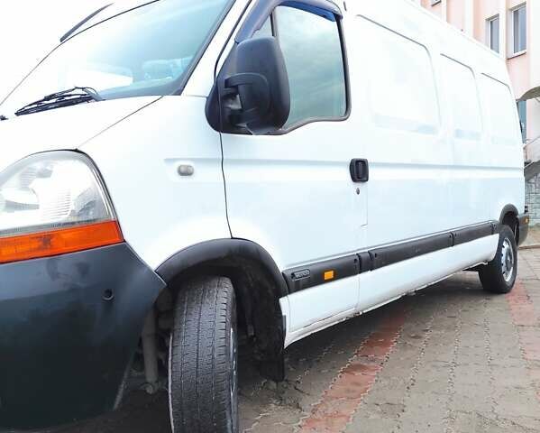 Белый Рено Мастер, объемом двигателя 2.46 л и пробегом 430 тыс. км за 8000 $, фото 3 на Automoto.ua