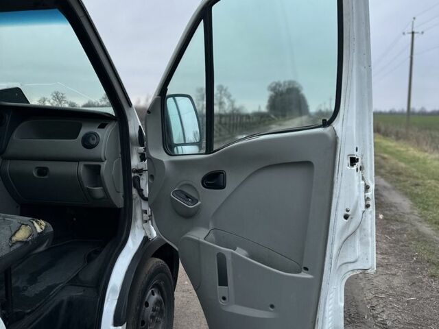 Білий Рено Мастєр, об'ємом двигуна 2.5 л та пробігом 370 тис. км за 4500 $, фото 13 на Automoto.ua