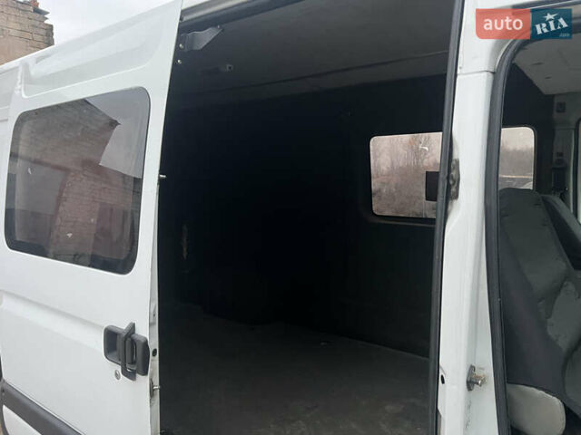 Білий Рено Мастєр, об'ємом двигуна 2.5 л та пробігом 378 тис. км за 6999 $, фото 14 на Automoto.ua