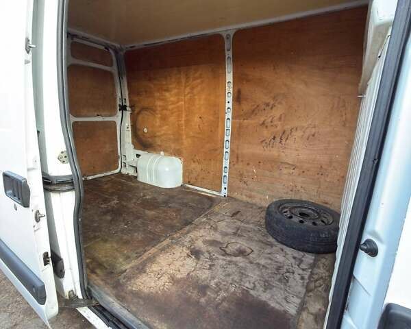 Білий Рено Мастєр, об'ємом двигуна 2.5 л та пробігом 327 тис. км за 6500 $, фото 14 на Automoto.ua