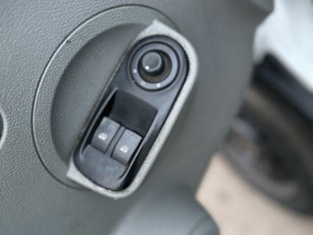 Білий Рено Мастєр, об'ємом двигуна 2.5 л та пробігом 370 тис. км за 4500 $, фото 18 на Automoto.ua