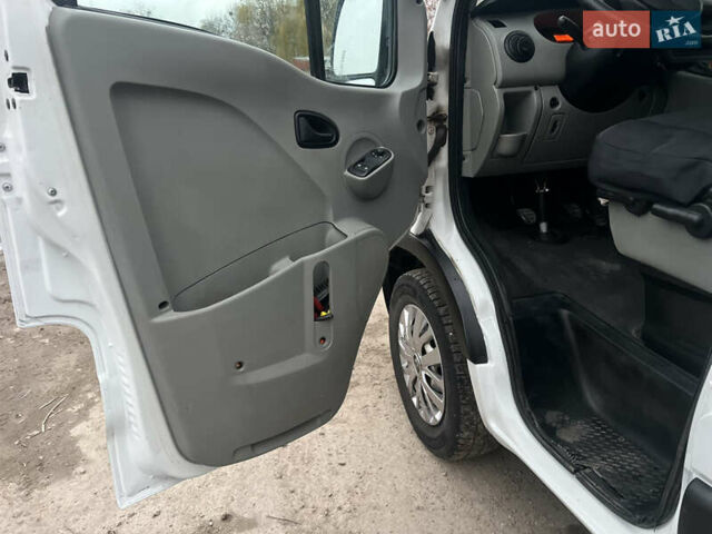 Білий Рено Мастєр, об'ємом двигуна 2.5 л та пробігом 378 тис. км за 6999 $, фото 11 на Automoto.ua