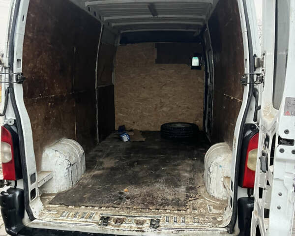 Білий Рено Мастєр, об'ємом двигуна 2.46 л та пробігом 274 тис. км за 7500 $, фото 6 на Automoto.ua