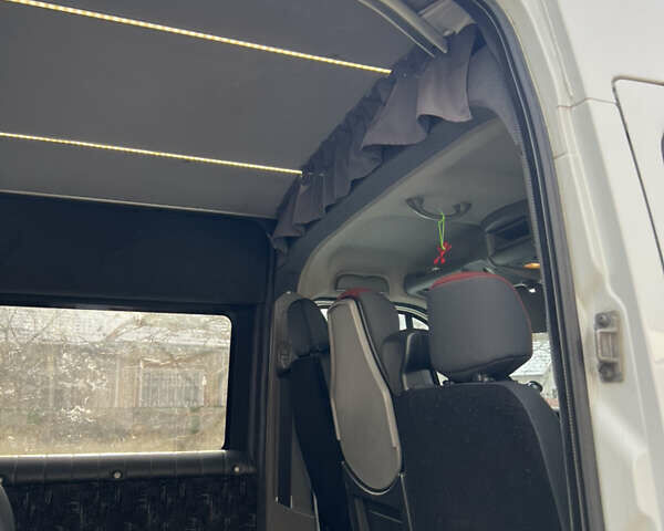 Белый Рено Мастер, объемом двигателя 2.3 л и пробегом 269 тыс. км за 14500 $, фото 11 на Automoto.ua