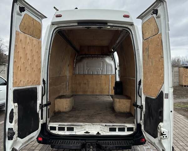 Білий Рено Мастєр, об'ємом двигуна 2.3 л та пробігом 458 тис. км за 12499 $, фото 1 на Automoto.ua