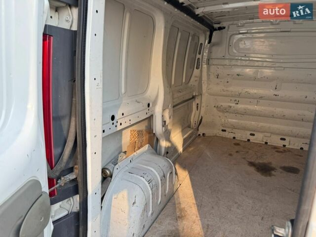 Белый Рено Мастер, объемом двигателя 2 л и пробегом 262 тыс. км за 11500 $, фото 5 на Automoto.ua