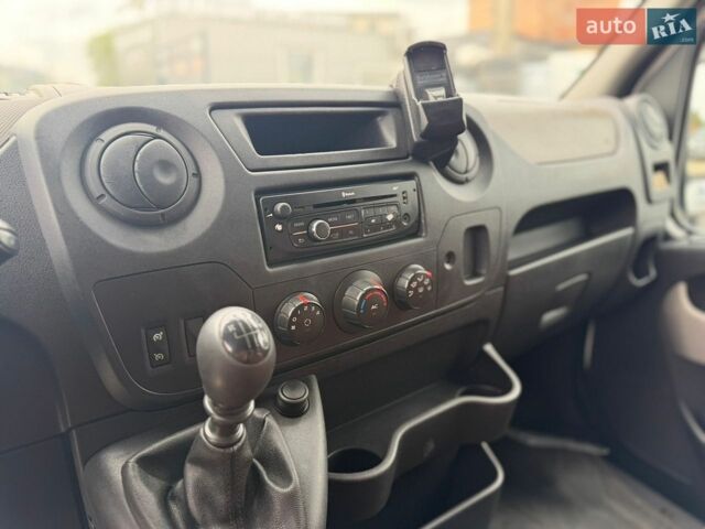 Белый Рено Мастер, объемом двигателя 2.3 л и пробегом 310 тыс. км за 12500 $, фото 14 на Automoto.ua