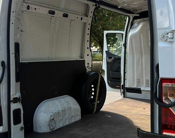 Білий Рено Мастєр, об'ємом двигуна 2.3 л та пробігом 395 тис. км за 12900 $, фото 45 на Automoto.ua