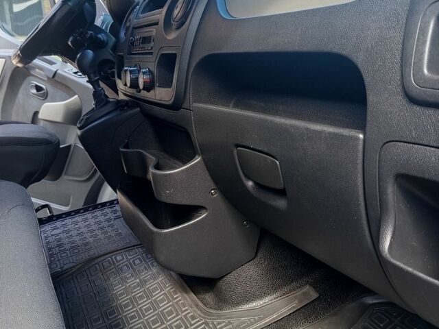 Белый Рено Мастер, объемом двигателя 2.3 л и пробегом 416 тыс. км за 11000 $, фото 28 на Automoto.ua