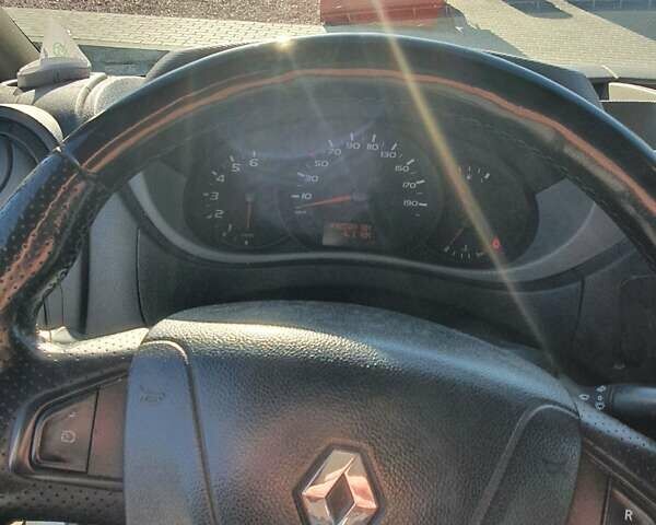 Белый Рено Мастер, объемом двигателя 2.3 л и пробегом 490 тыс. км за 12999 $, фото 4 на Automoto.ua