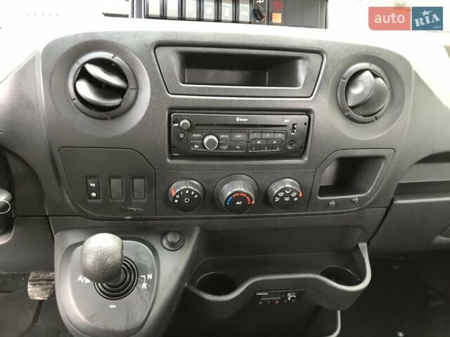 Белый Рено Мастер, объемом двигателя 2.3 л и пробегом 280 тыс. км за 16000 $, фото 36 на Automoto.ua