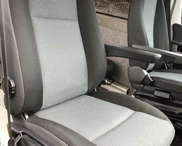 Белый Рено Мастер, объемом двигателя 2.3 л и пробегом 280 тыс. км за 16000 $, фото 50 на Automoto.ua