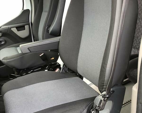 Белый Рено Мастер, объемом двигателя 2.3 л и пробегом 280 тыс. км за 16000 $, фото 49 на Automoto.ua