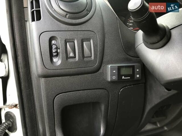 Белый Рено Мастер, объемом двигателя 2.3 л и пробегом 280 тыс. км за 16000 $, фото 37 на Automoto.ua