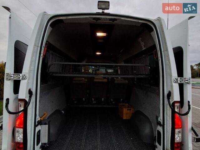 Белый Рено Мастер, объемом двигателя 2.3 л и пробегом 800 тыс. км за 12000 $, фото 5 на Automoto.ua