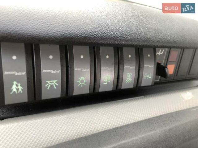 Белый Рено Мастер, объемом двигателя 2.3 л и пробегом 280 тыс. км за 16000 $, фото 42 на Automoto.ua