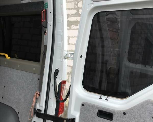 Белый Рено Мастер, объемом двигателя 2.3 л и пробегом 280 тыс. км за 16000 $, фото 25 на Automoto.ua