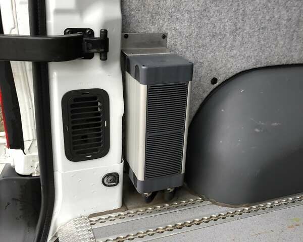 Белый Рено Мастер, объемом двигателя 2.3 л и пробегом 280 тыс. км за 16000 $, фото 31 на Automoto.ua