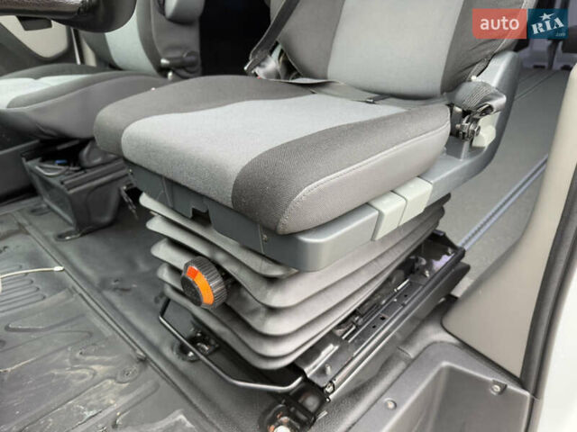 Белый Рено Мастер, объемом двигателя 2.3 л и пробегом 350 тыс. км за 15999 $, фото 43 на Automoto.ua