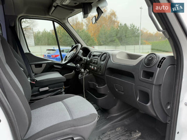 Белый Рено Мастер, объемом двигателя 2.3 л и пробегом 350 тыс. км за 15999 $, фото 45 на Automoto.ua