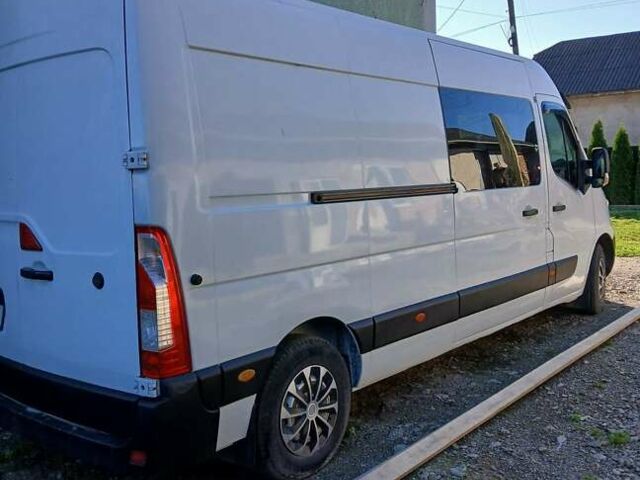 Белый Рено Мастер, объемом двигателя 2.3 л и пробегом 255 тыс. км за 15999 $, фото 1 на Automoto.ua