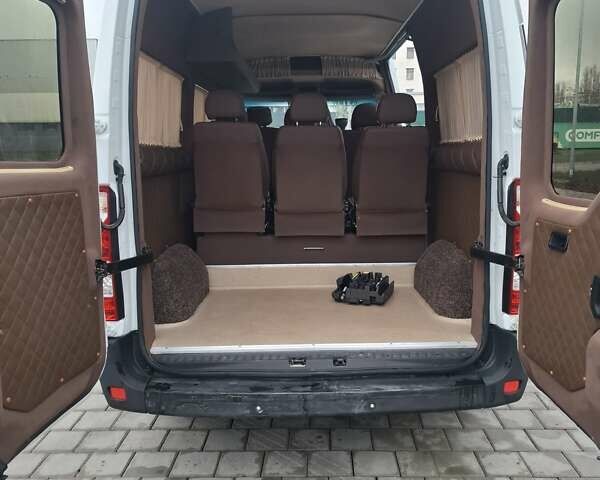 Белый Рено Мастер, объемом двигателя 2.3 л и пробегом 211 тыс. км за 19250 $, фото 26 на Automoto.ua