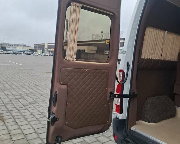 Белый Рено Мастер, объемом двигателя 2.3 л и пробегом 211 тыс. км за 19250 $, фото 28 на Automoto.ua