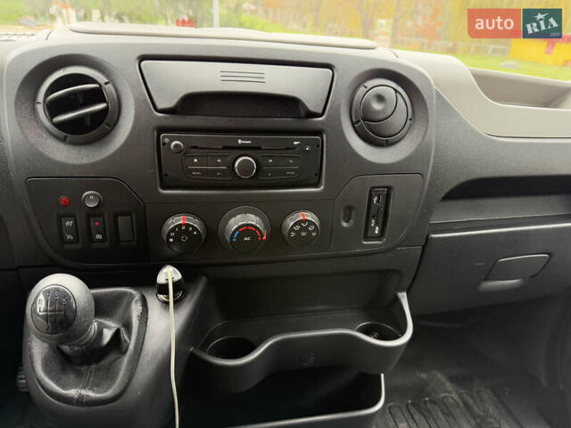 Белый Рено Мастер, объемом двигателя 2.3 л и пробегом 350 тыс. км за 15999 $, фото 31 на Automoto.ua