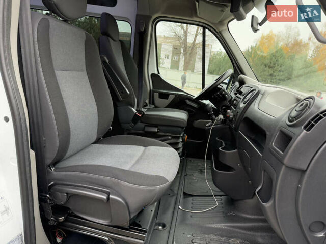 Белый Рено Мастер, объемом двигателя 2.3 л и пробегом 350 тыс. км за 15999 $, фото 46 на Automoto.ua