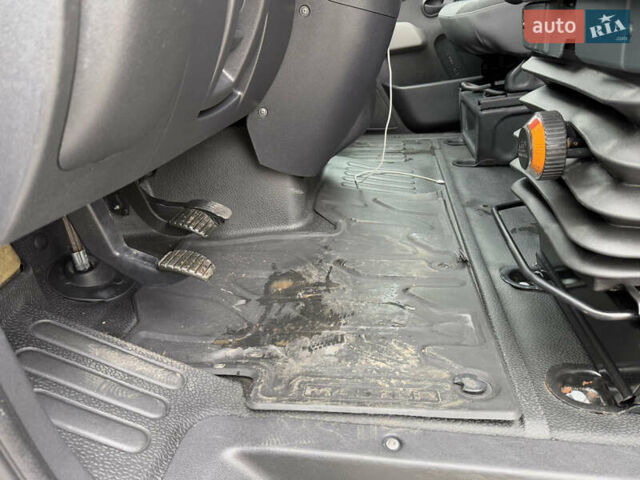 Белый Рено Мастер, объемом двигателя 2.3 л и пробегом 350 тыс. км за 15999 $, фото 42 на Automoto.ua