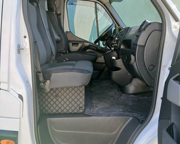 Белый Рено Мастер, объемом двигателя 2.3 л и пробегом 255 тыс. км за 15999 $, фото 11 на Automoto.ua