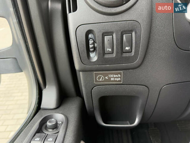 Белый Рено Мастер, объемом двигателя 2.3 л и пробегом 350 тыс. км за 15999 $, фото 29 на Automoto.ua