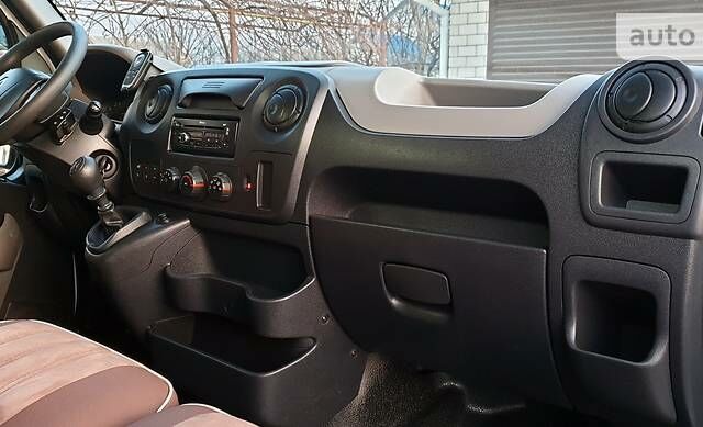 Белый Рено Мастер, объемом двигателя 2.3 л и пробегом 171 тыс. км за 19800 $, фото 37 на Automoto.ua